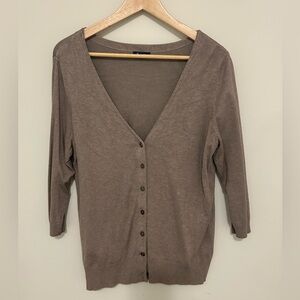 Reitmans Women's Tan Button-up Cardigan Sweater. Size Large